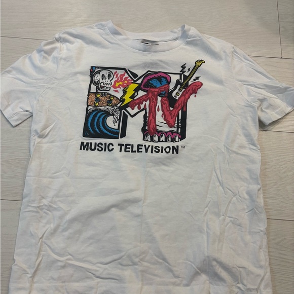 MTV Vibrant Graphic Tee in White - Picture 2 of 4